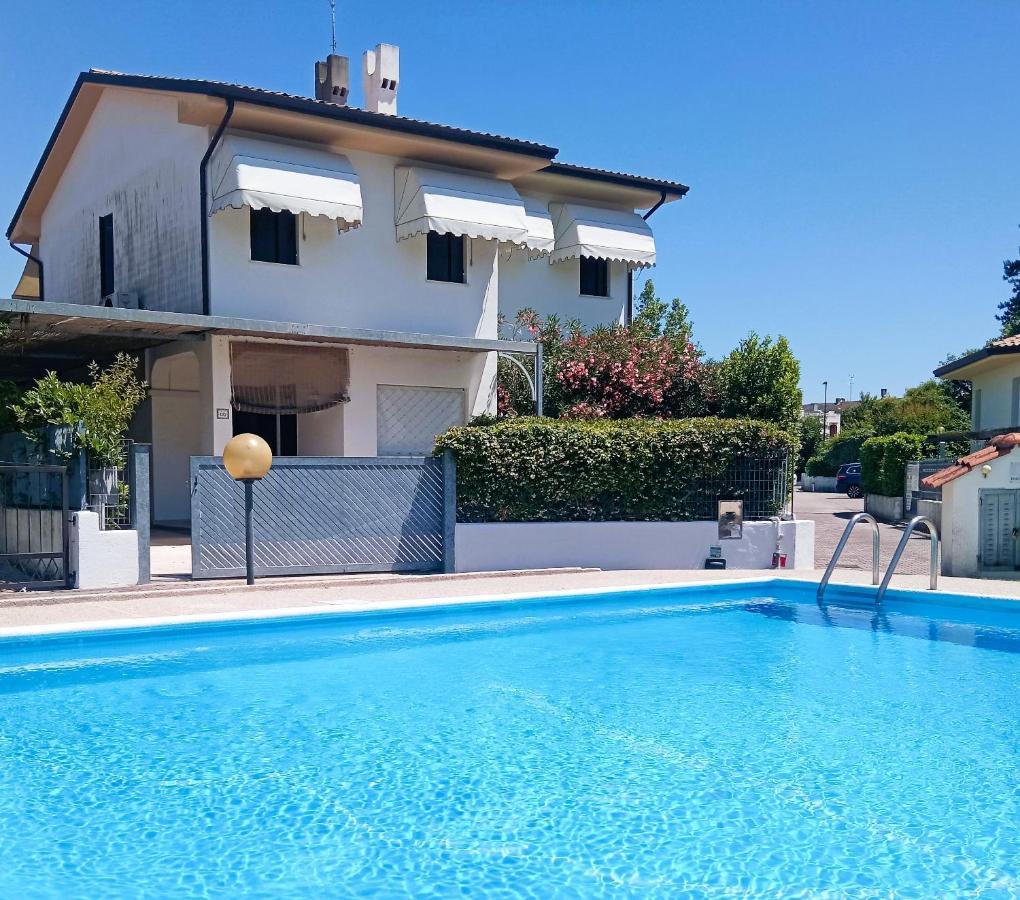 Luxury Villa Duna Verde Exterior photo